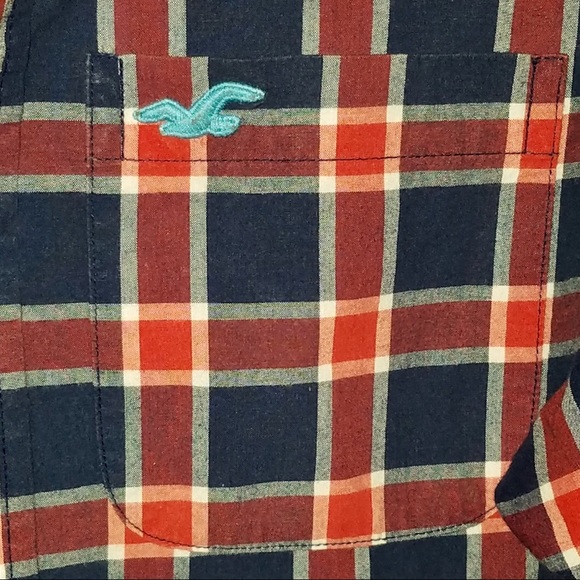 Men’s Hollister Button-Up - Picture 3 of 3